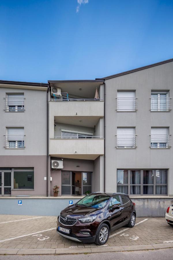 Terra 5 Deluxe Apartment On The Ground Floor With Private Parking Rijeka Luaran gambar