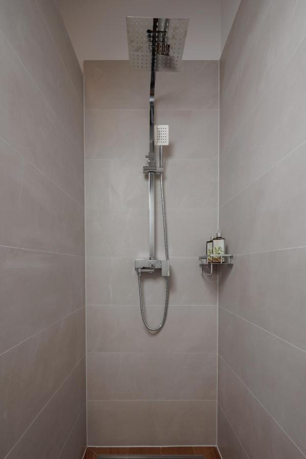 Terra 5 Deluxe Apartment On The Ground Floor With Private Parking Rijeka Luaran gambar