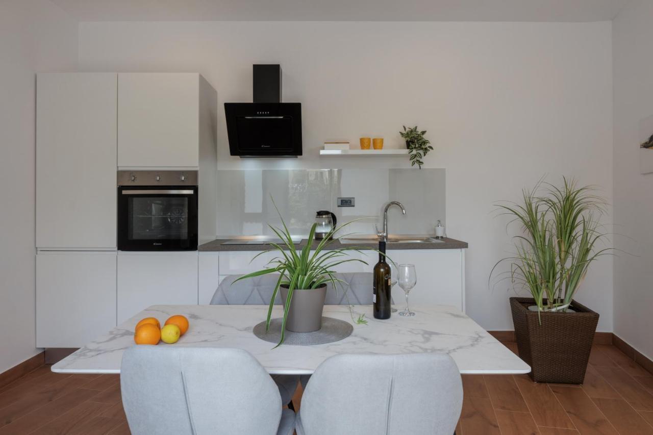 Terra 5 Deluxe Apartment On The Ground Floor With Private Parking Rijeka Luaran gambar
